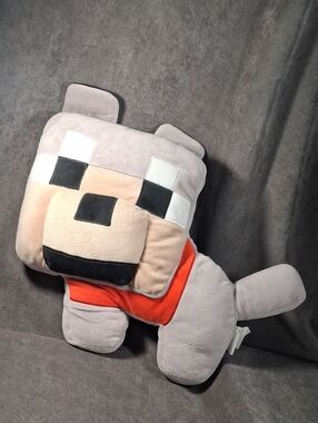 Mojang Minecraft Grey Wolf Pillow Buddy 17" x 16" Plush Stuffed VG Ages 3+